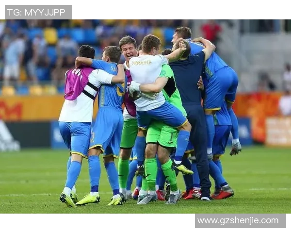 足球球星携手好友共谱绿茵场内外温情故事